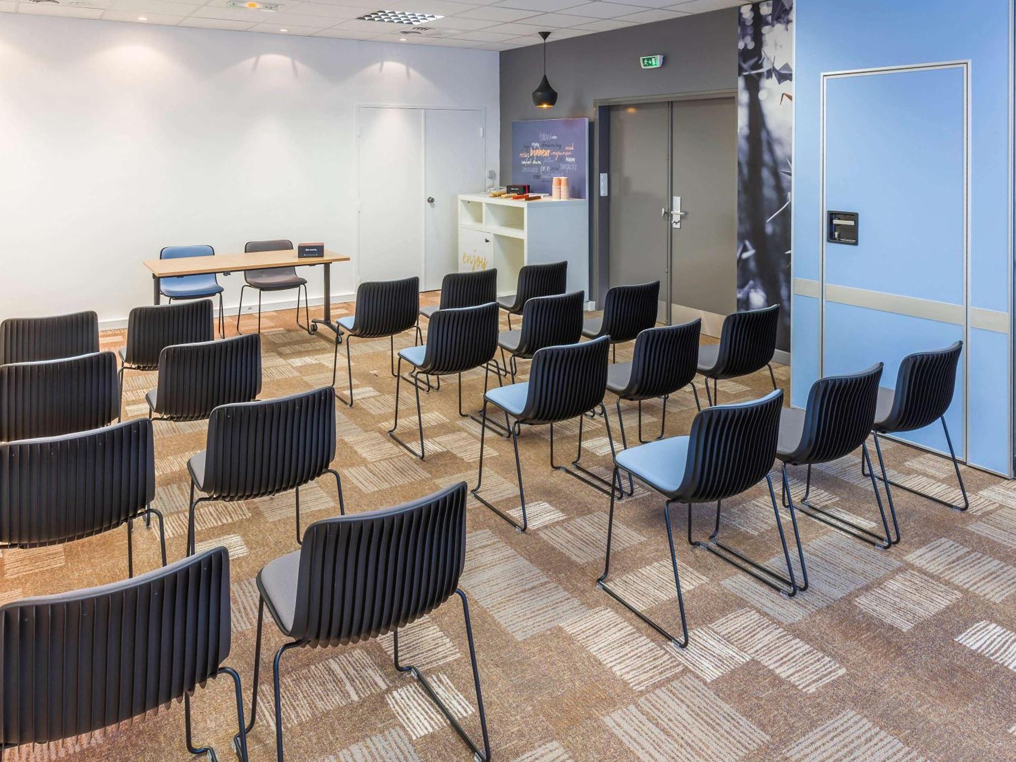 Hotel Ibis Centre Gare Sud 3*