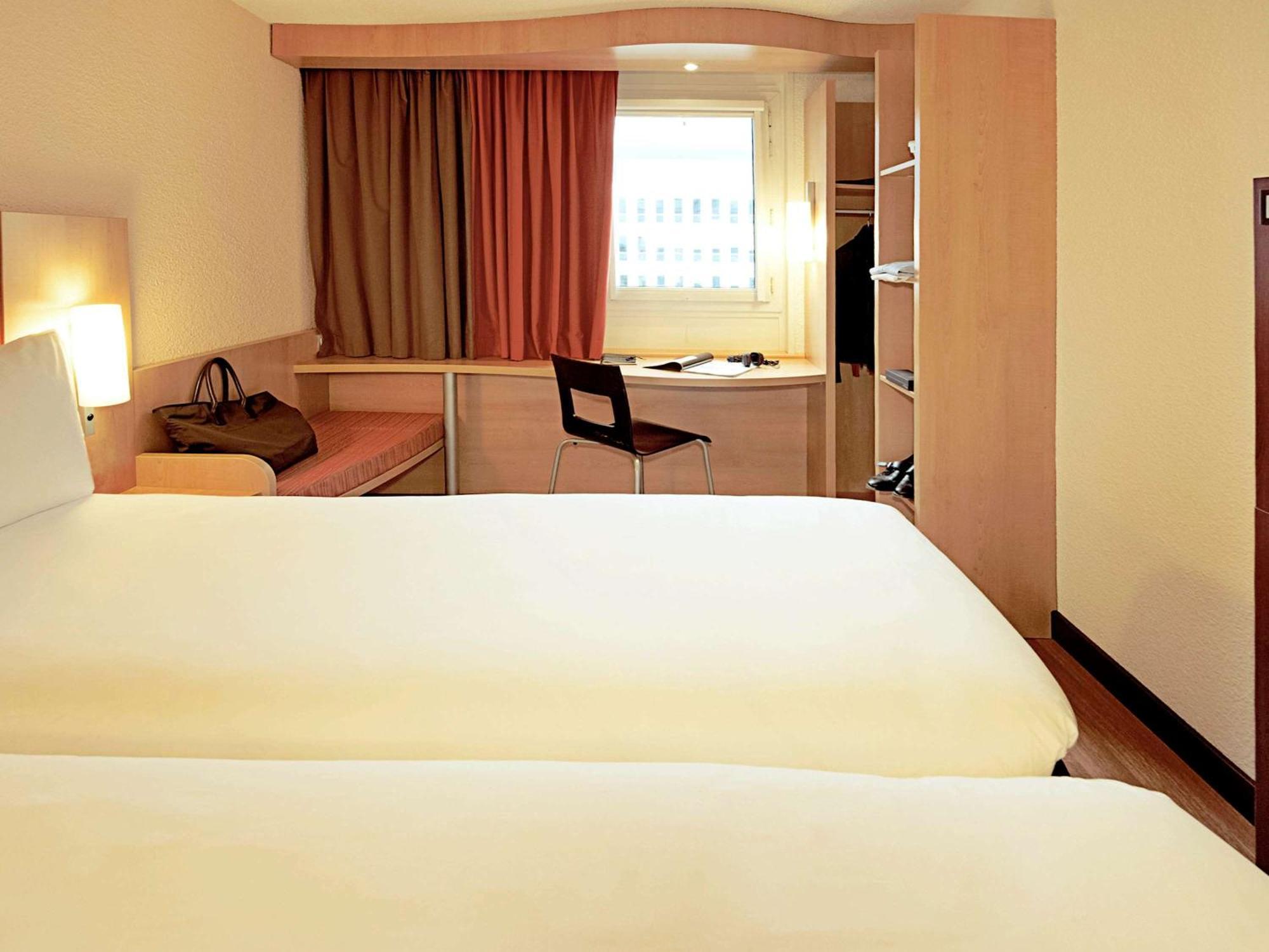Hotel Ibis Centre Gare Sud 3*